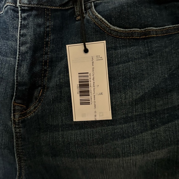 NEW Judy Blue Mid Rise Destroyed Knee Skinny Jeans Size 15 - Picture 6 of 6